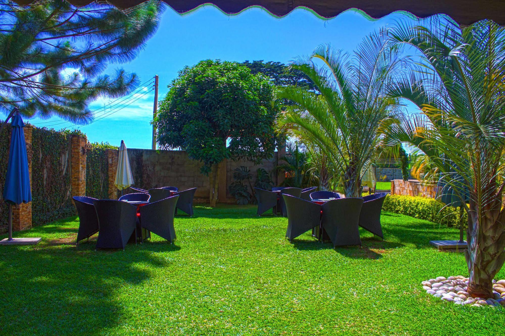 Rosemary Courts Entebbe Exterior foto